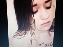 Bella brunetta umiliata