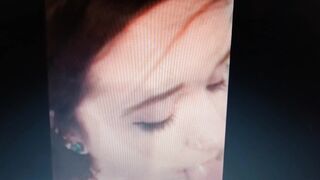 Bella brunetta umiliata