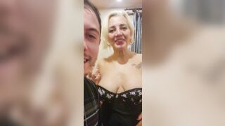 Carlo Stocaz con bionda tettona