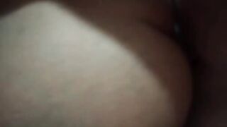 Inculo la mia ragazza e le sborro dentro