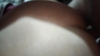 Inculo la mia ragazza e le sborro dentro