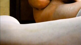 In albergo in attesa di un amico...