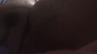 Io che gioco con la mia figa in camera