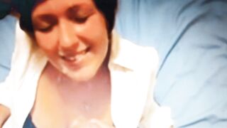 Bella bruna sborrata in faccia