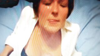 Anteprima del video: Bella bruna sborrata in faccia