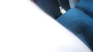 Puttaniere italiano scopa troietta in auto