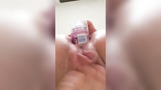 Anteprima del video: Serena gode a masturbarsi il culo