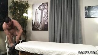 Massaggio gay con penetrazione anale