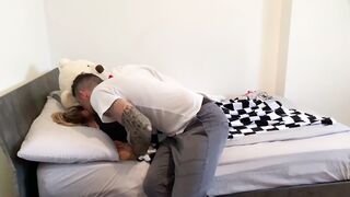 Fratello porco incula la sua sorellina maiala