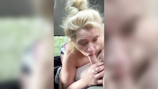 Pompino in auto da  prostituta bionda