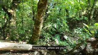 Ragazzina bruna scopata nella foresta