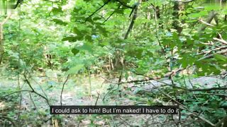 Ragazzina bruna scopata nella foresta