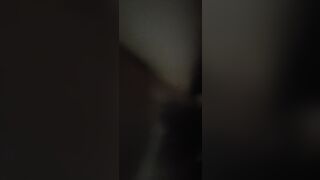 Gode e lui le sborra sulla figa