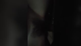 Gode e lui le sborra sulla figa