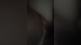 Gode e lui le sborra sulla figa