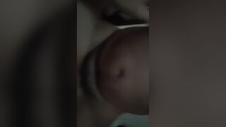 Gode e lui le sborra sulla figa