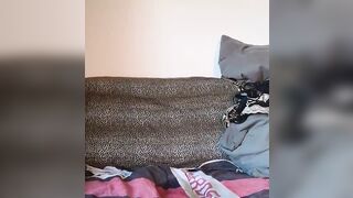 MILF Italiana tettona parla con un porco