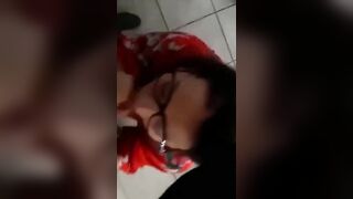 La moglie fa cornuto il marito con il BULL