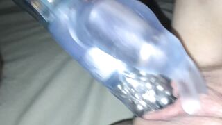 Mia moglie si masturba la figa col suo vibratore