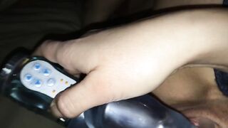 Mia moglie si masturba la figa col suo vibratore