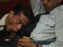 Trio interrazziale gay in volo