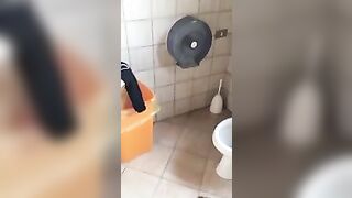 18 anni pompino e pecorina in bagno