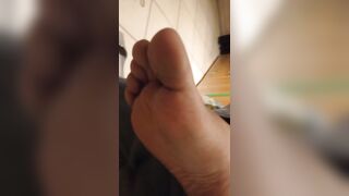 Feet split saliva ,instacum