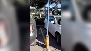 La mia amata zoccola esce le tette al sole per farmi arrapare