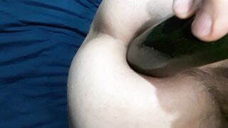 Anteprima del video: Una zucchina nel mio culo