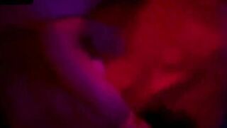 Moglie NAPOLETANA zoccola mette le corna al marito frocio