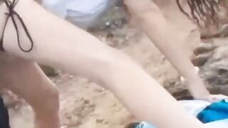 Coppia italiana fa sesso durante una gita in un luogo isolato