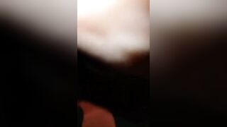 Ragazza bruttina ma porca succhia avidamente il mio cazzo