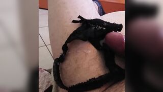 Mi sego sul perizoma di mia cognata