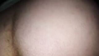 Troia passiva viene scopato da dietro