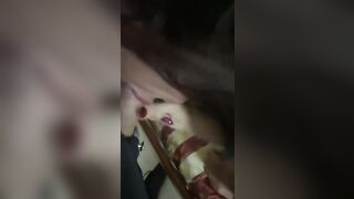 Moglie italiana pompinara si dedica con passione al suo cazzo