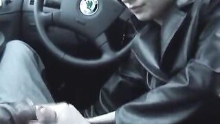 Pompino veloce in auto