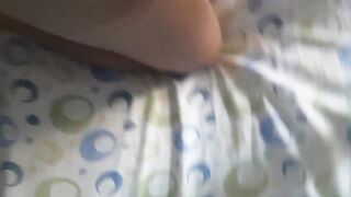 Lei continua a godere quando glielo infilo in culo