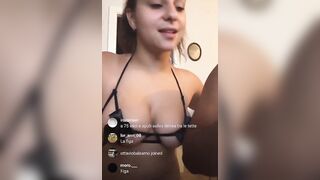 Diretta live con bella brunetta italiana