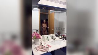 Immigrata marocchina fa la zoccola sui social