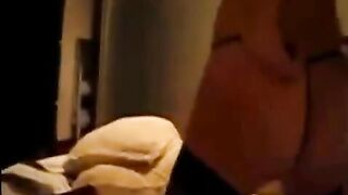 Moglie NAPOLETANA infoiata incita il marito a sbatterla più forte