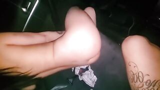 Scopata da urlo nel minivan con la sua troia