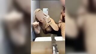 Toro monta la moglie zozza e registrano un video per il cornuto