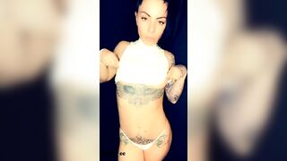 Video porno tiktok di una troia tatuata