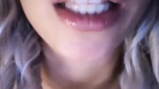 SONO UNA PUTTANA DI MERDA !