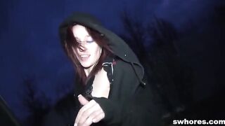 Per strada, di notte........