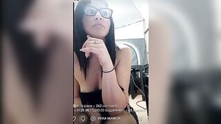 Brunetta napoletana esibizionista in diretta