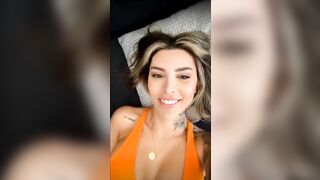 Diretta OF con la tettona troia Tami Tsunami