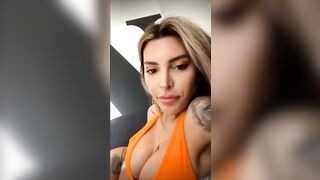 Diretta OF con la tettona troia Tami Tsunami