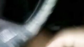 Anteprima del video: Puttana rumena rimorchiata e scopata in auto da un puttaniere