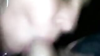 Puttana rumena rimorchiata e scopata in auto da un puttaniere